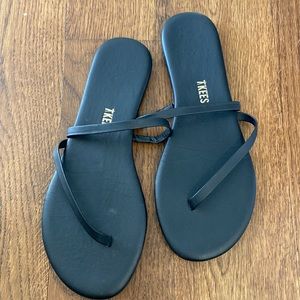 TKEES sarit sandal size 7 black